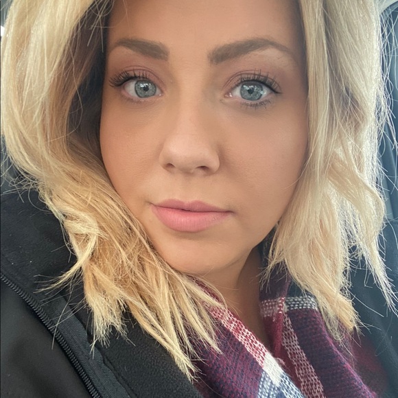 Meet your Posher, Sarah - Picture 1 of 1